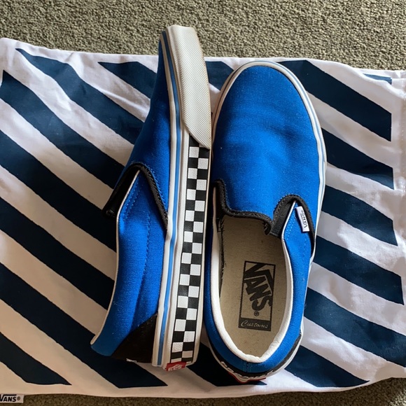 Custom Vans - Picture 2 of 3